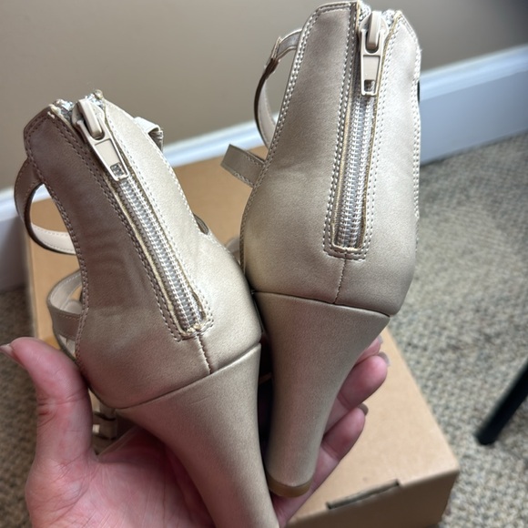 Easy Street Women's, Elated Sandal, Nude Pearlized, Size 11M - Picture 9 of 16